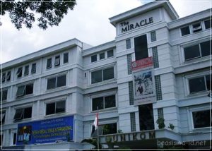 Kampus Pendidikan UNIKOM di Bandung