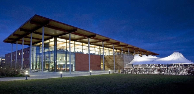 Salah Satu Gedung Fakultas di Universitas Cambridge (Fakultas Teknologi)