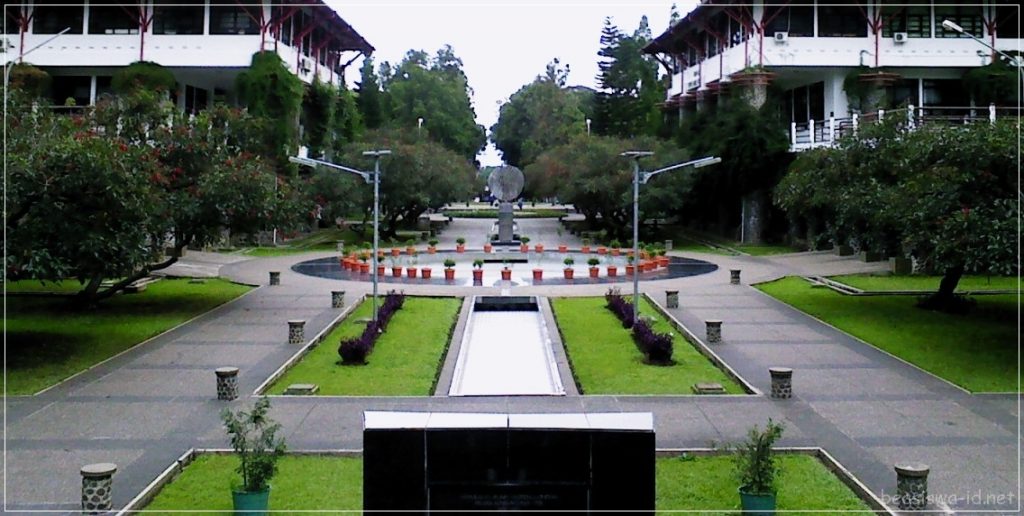 [UPDATE 2020] - Daftar Universitas Terbaik di Jawa Barat ...